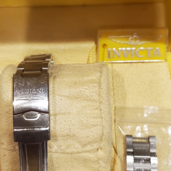 Invicta women's watch in good condition nice piece - Picture 1 of 2
